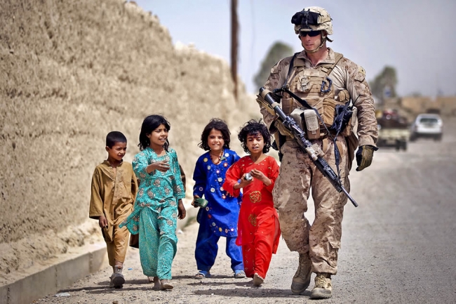 Afganistan'daki savaş ülkedeki çocukların da geleceğini kararttı.
